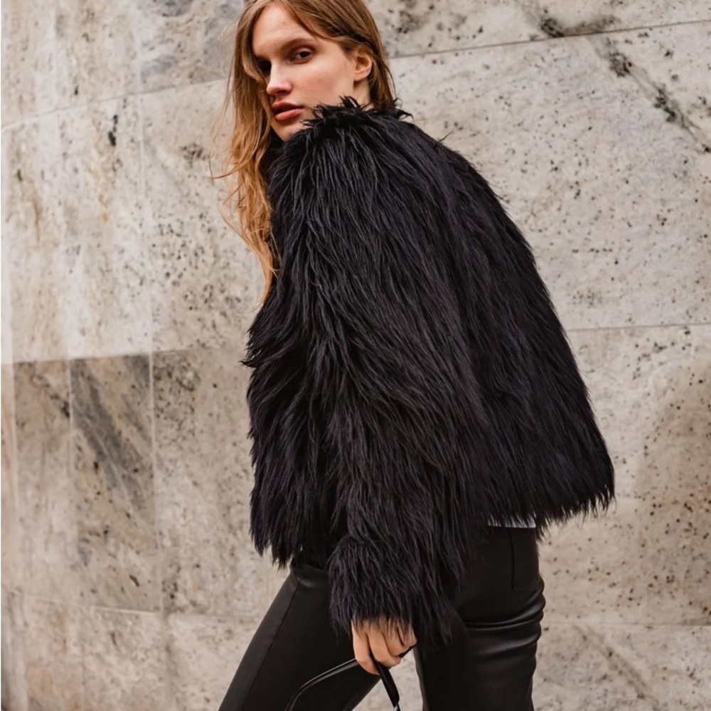 Black shaggy faux fur women jacket winter coat - Picture 6 of 7